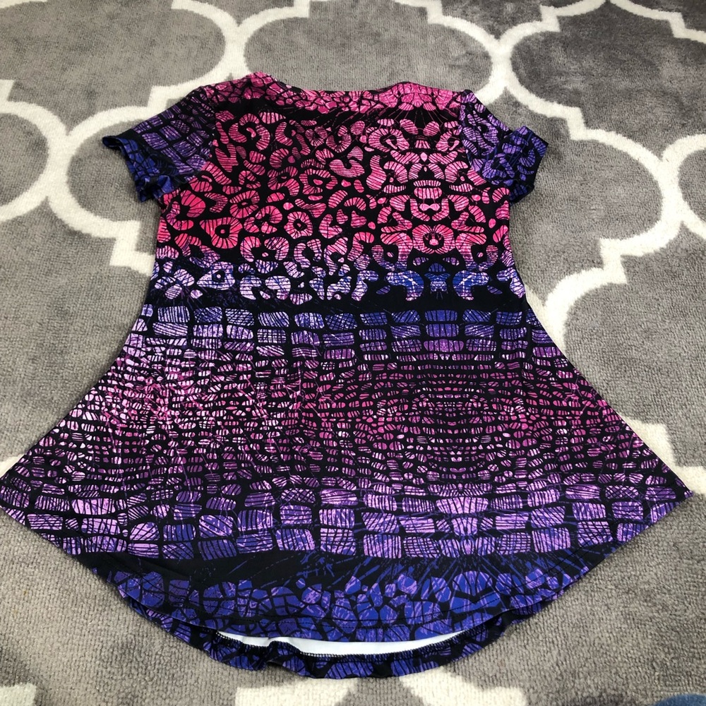 Lily Shirt Womens Small Vneck Animal Print Ombré Long Length Top - Picture 7 of 12